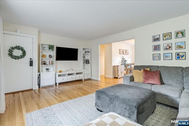 40 Wedgewood Drive 115, Verona, NJ 07044