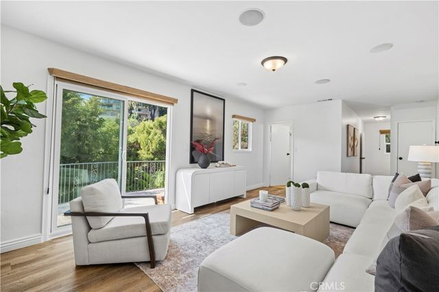 991 Meadowlark Drive, Laguna Beach, CA 92651