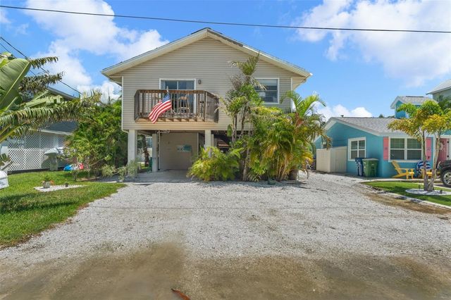 2517 AVENUE C, Bradenton Beach, FL 34217