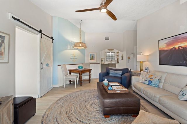 2517 AVENUE C, Bradenton Beach, FL 34217