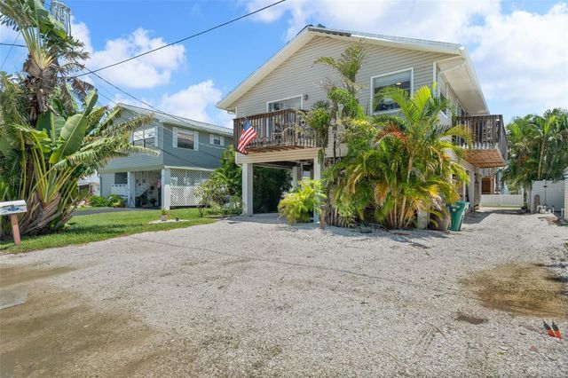 2517 AVENUE C, Bradenton Beach, FL 34217