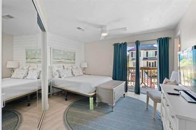 2517 AVENUE C, Bradenton Beach, FL 34217