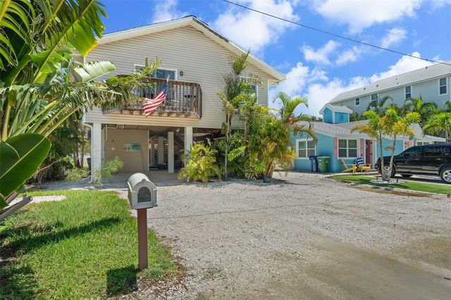 2517 AVENUE C, Bradenton Beach, FL 34217