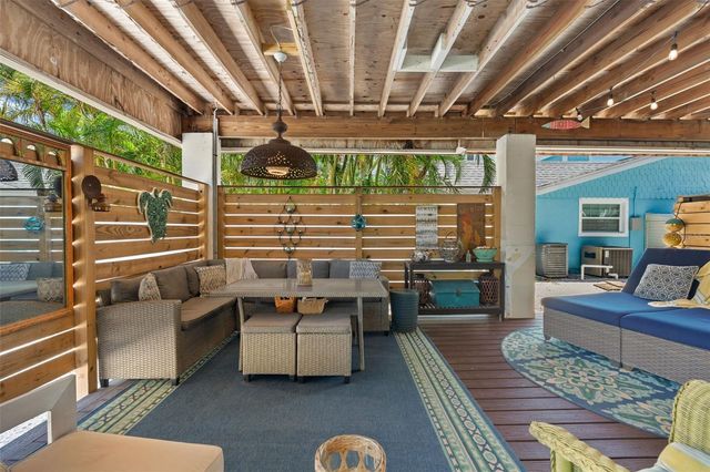 2517 AVENUE C, Bradenton Beach, FL 34217
