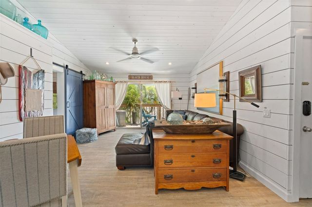 2517 AVENUE C, Bradenton Beach, FL 34217