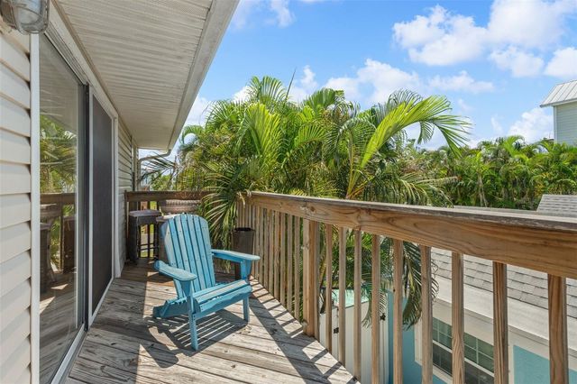 2517 AVENUE C, Bradenton Beach, FL 34217