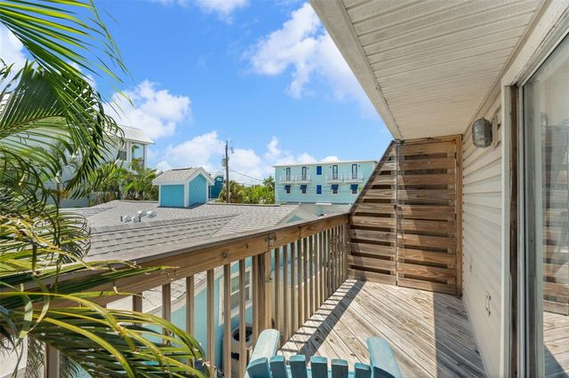 2517 AVENUE C, Bradenton Beach, FL 34217