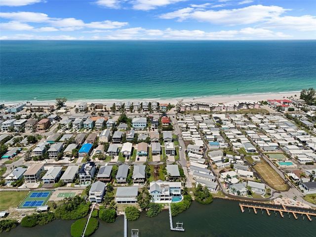 2517 AVENUE C, Bradenton Beach, FL 34217
