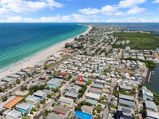 2517 AVENUE C, Bradenton Beach, FL 34217