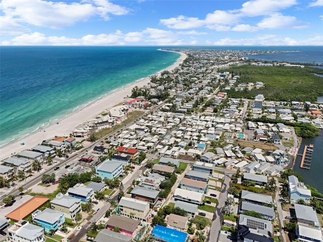 2517 AVENUE C, Bradenton Beach, FL 34217