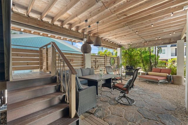 2517 AVENUE C, Bradenton Beach, FL 34217