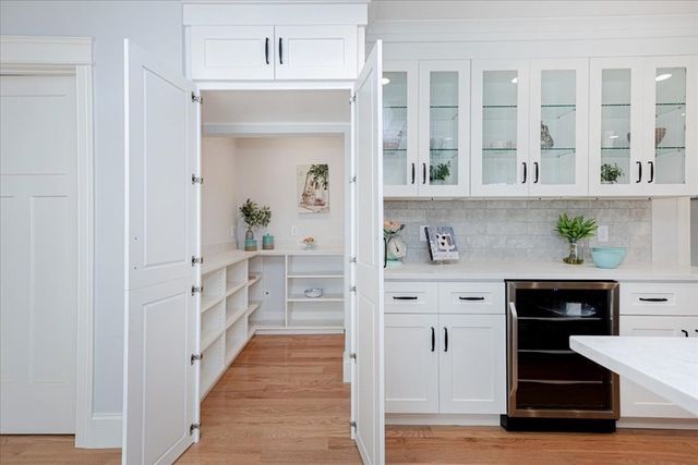 17 Grand St, Wilmington, MA 01887