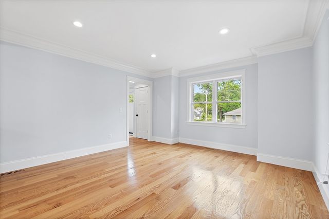 17 Grand St, Wilmington, MA 01887