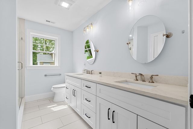 17 Grand St, Wilmington, MA 01887