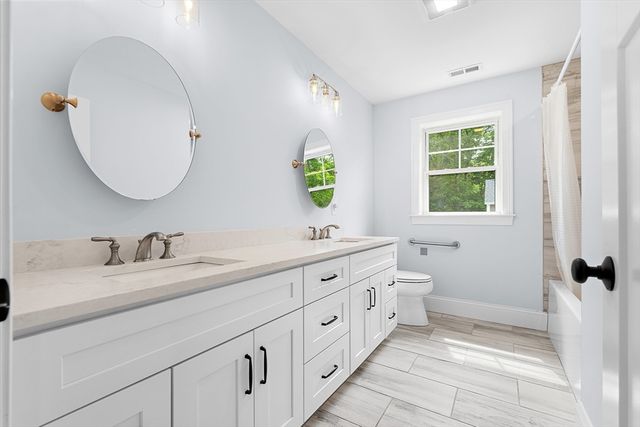 17 Grand St, Wilmington, MA 01887