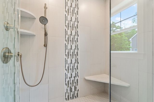 17 Grand St, Wilmington, MA 01887