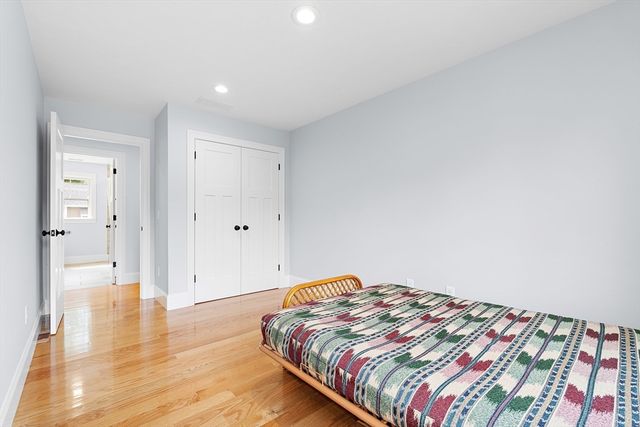 17 Grand St, Wilmington, MA 01887