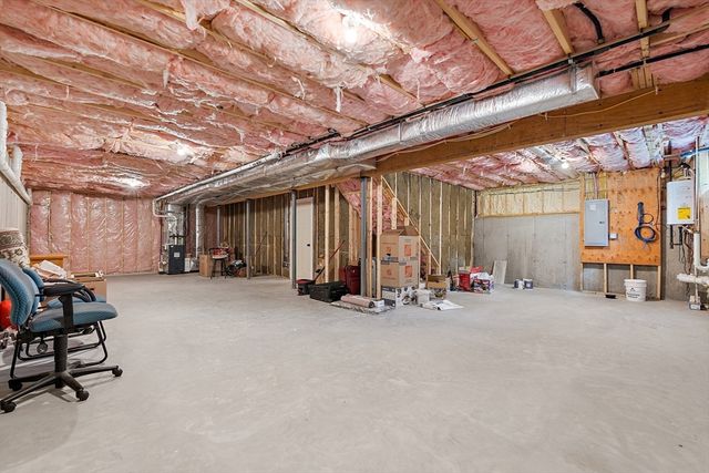 17 Grand St, Wilmington, MA 01887