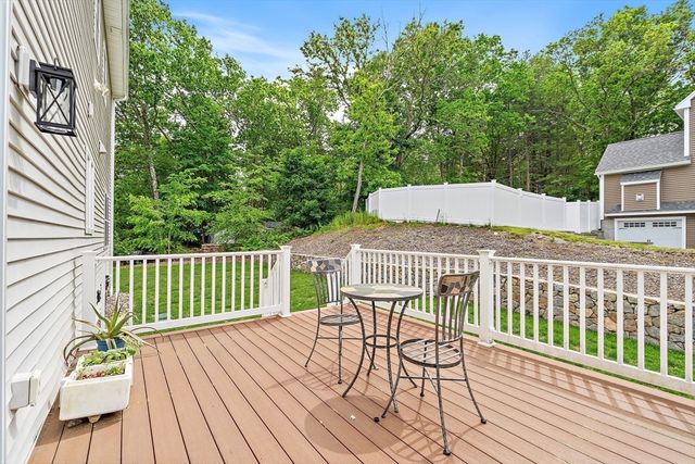17 Grand St, Wilmington, MA 01887