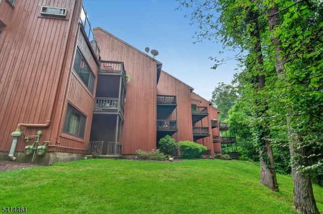 1 Purgatory Ct 3, Vernon Twp., NJ 07462