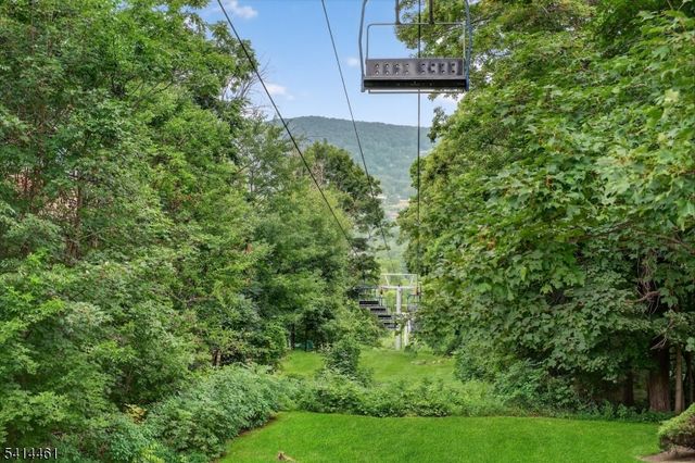 1 Purgatory Ct 3, Vernon Twp., NJ 07462