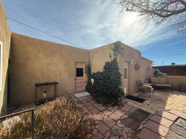1010 San Clemente Avenue NW, Albuquerque, NM 87107