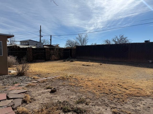 1010 San Clemente Avenue NW, Albuquerque, NM 87107