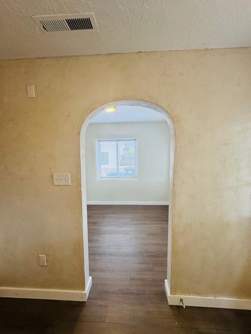 1010 San Clemente Avenue NW, Albuquerque, NM 87107