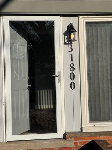 31800 Briar Lane, Saint Clair Shores, MI 48082