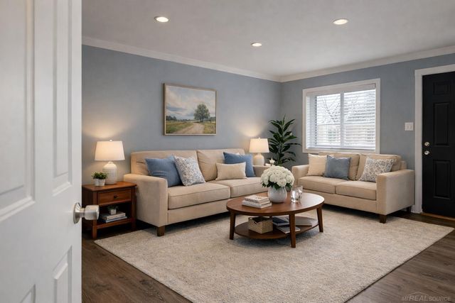 31800 Briar Lane, Saint Clair Shores, MI 48082