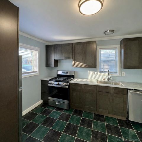 31800 Briar Lane, Saint Clair Shores, MI 48082