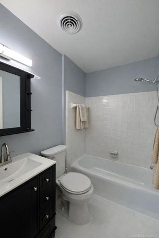 31800 Briar Lane, Saint Clair Shores, MI 48082