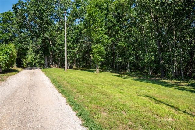 27610 S Groh Road, Cleveland, MO 64734