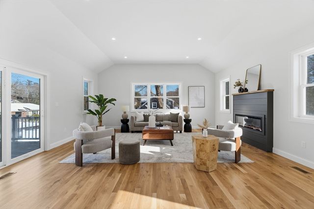 27 Purity Springs Rd, Burlington, MA 01803