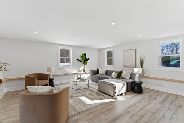 27 Purity Springs Rd, Burlington, MA 01803