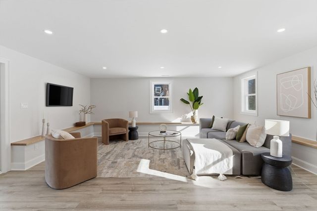 27 Purity Springs Rd, Burlington, MA 01803