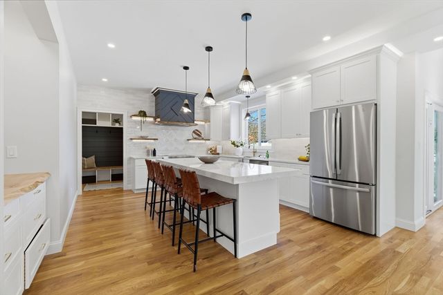 27 Purity Springs Rd, Burlington, MA 01803