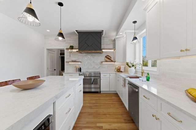 27 Purity Springs Rd, Burlington, MA 01803