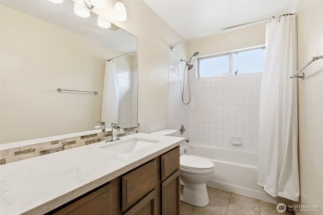 27524 140th Ave SE, Kent, WA 98042