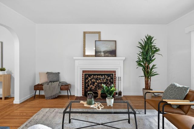 1319 Robertson Way, Sacramento, CA 95818