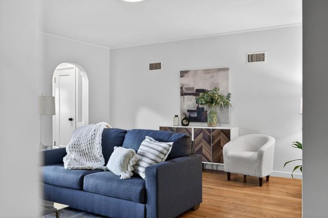 1319 Robertson Way, Sacramento, CA 95818