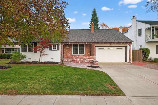 1319 Robertson Way, Sacramento, CA 95818