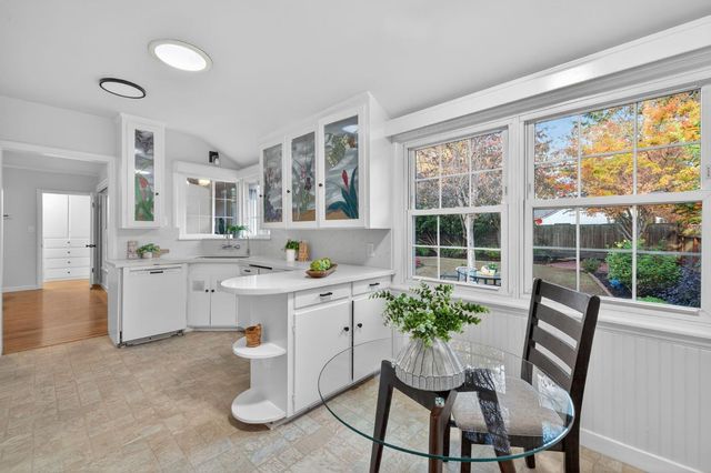 1319 Robertson Way, Sacramento, CA 95818