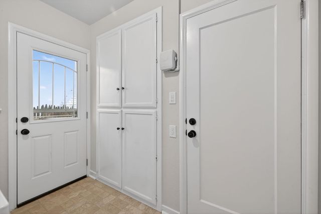 1319 Robertson Way, Sacramento, CA 95818