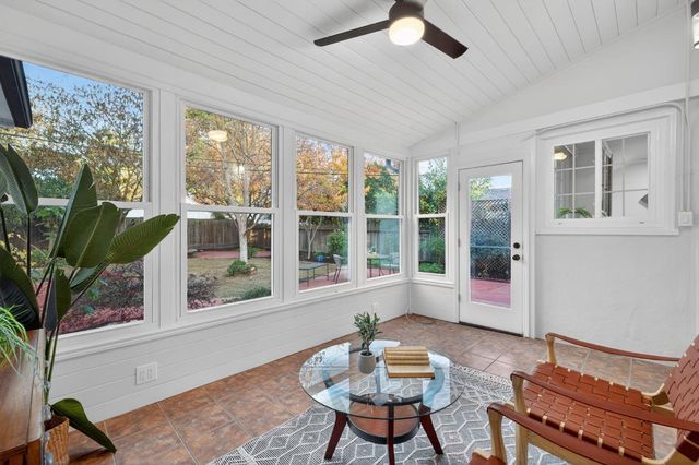 1319 Robertson Way, Sacramento, CA 95818