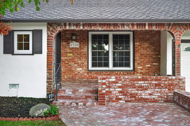 1319 Robertson Way, Sacramento, CA 95818