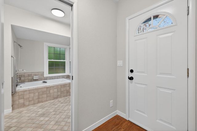 1319 Robertson Way, Sacramento, CA 95818