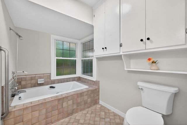 1319 Robertson Way, Sacramento, CA 95818