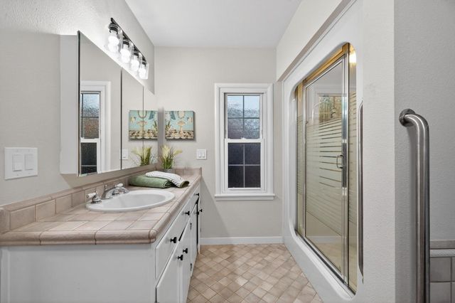 1319 Robertson Way, Sacramento, CA 95818