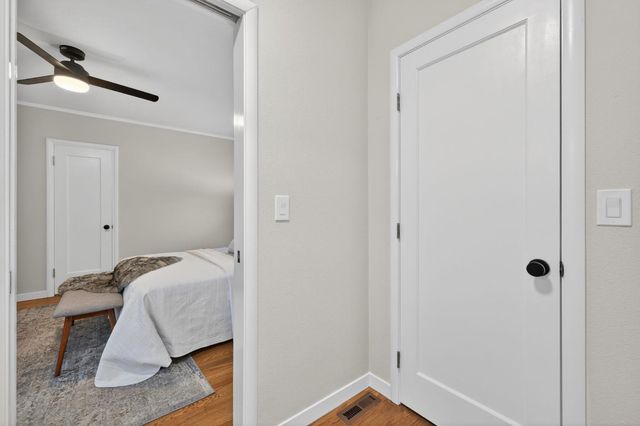 1319 Robertson Way, Sacramento, CA 95818